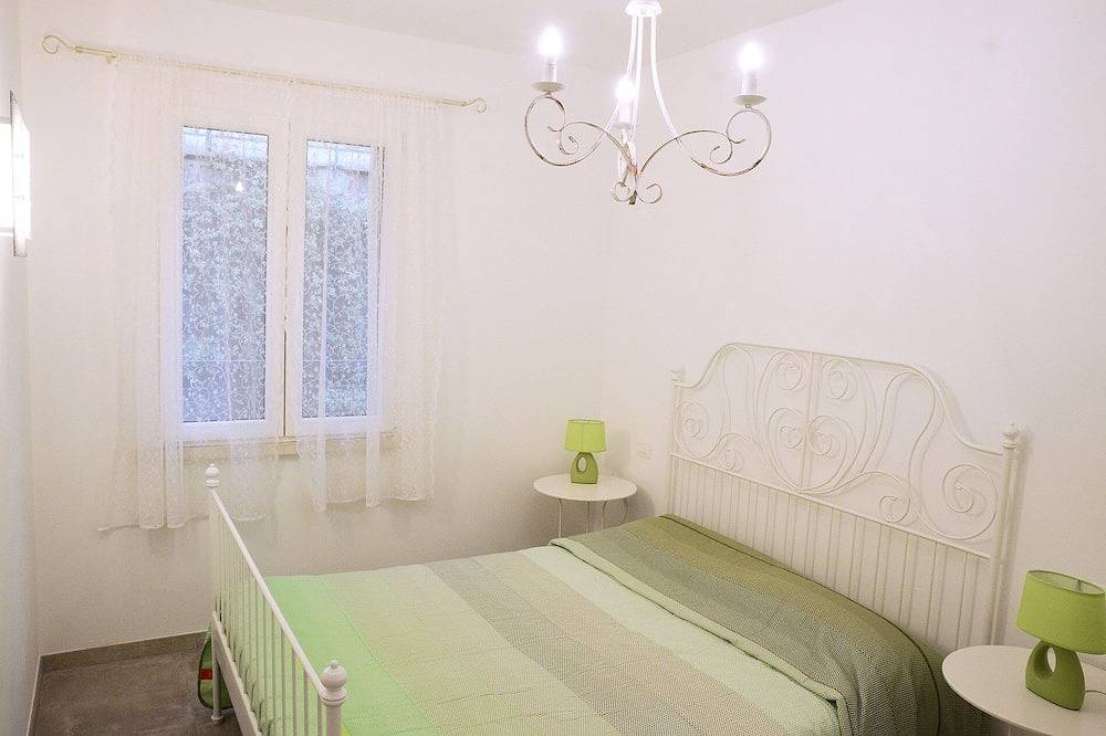 Apartamento entero, Apartamento nuevo con vistas espectaculares del lago de Garda in Malcesine, Montañas Garda