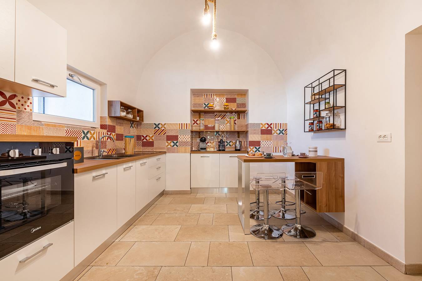 Palazzo Biscilia with private pool in Bisceglie, Via Francigena