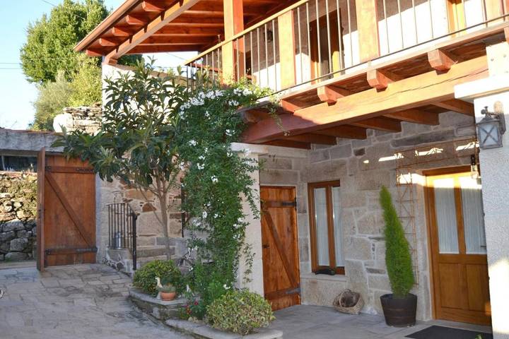 Casa rural para 2 personas, con Terraza y Jardín además de Piscina y Vistas en Provincia de Orense