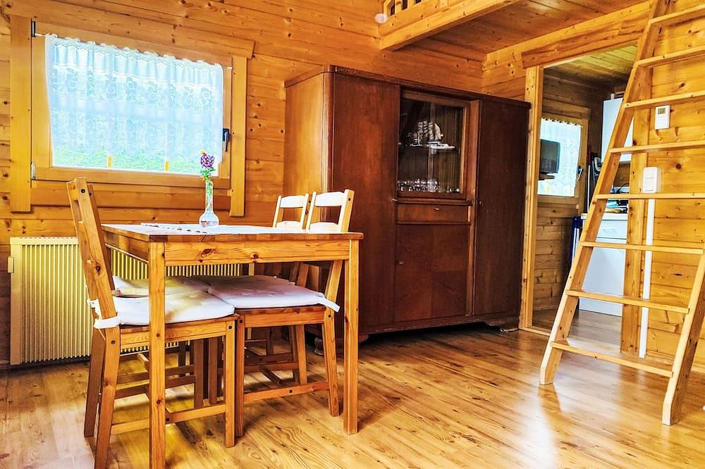 Kleines gemütliches Ferienhaus im Blockhausstil in Saalfeld, Saalfeld/Saale