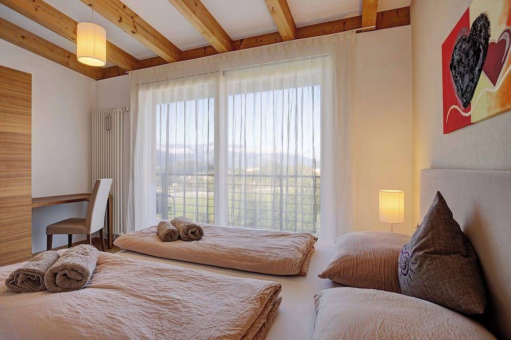 Ganze Wohnung, Ferienwohnung \"Kronsun - Kraft\" mit Bergblick, Balkon & Garten in Percha, Kronplatz