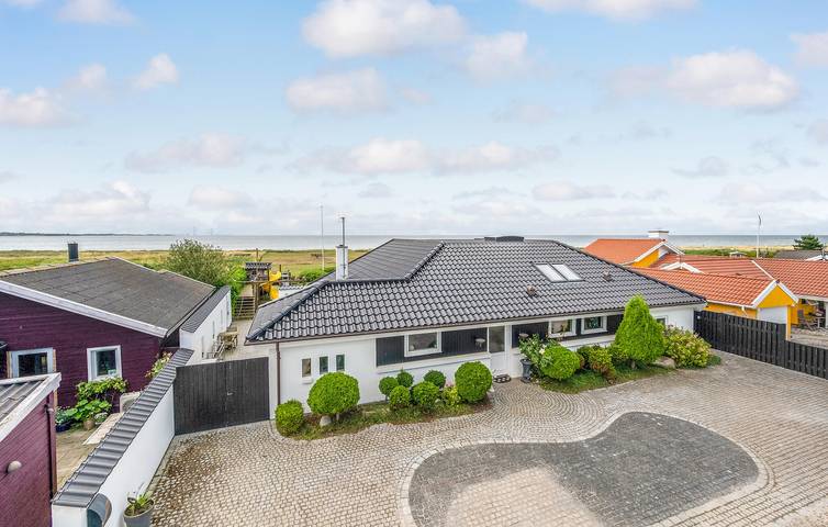 Ferienhaus für 8 Personen, mit Whirlpool und Garten sowie Terrasse in Næsby Strand Seeland