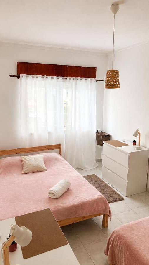 Apartamento de férias para 3 pessoas, com Terraço e Jardim e ainda Vista em Corroios