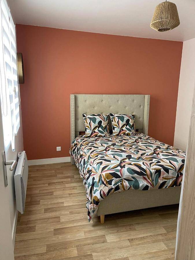 Appartement entier, One-Bedroom Apartment in Épernon, Région de Chartres