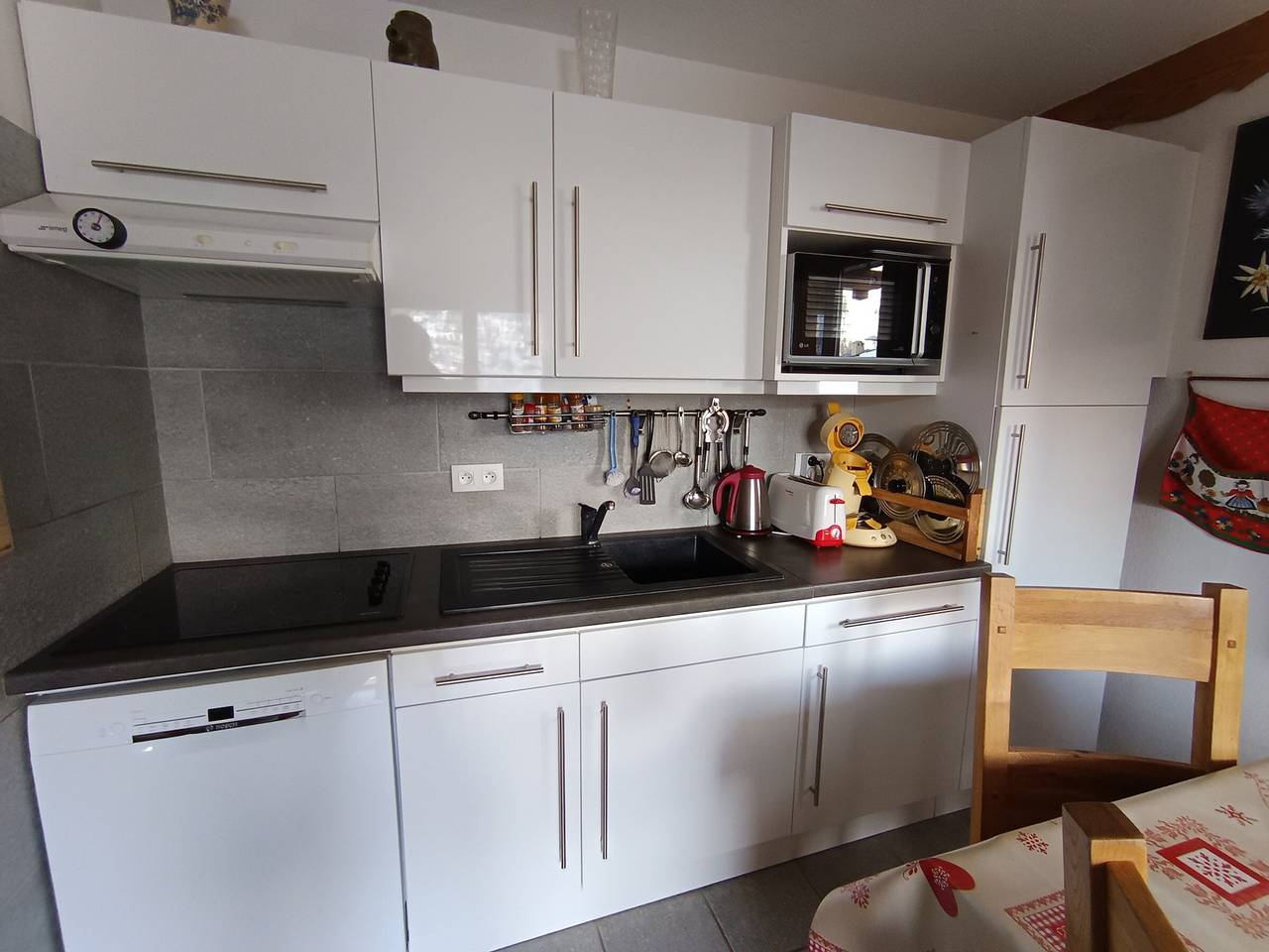 Apartamento entero, Apartamento cómodo para 8, gran terraza, jardín, mascotas bienvenidas in Montgenèvre, Briançon region
