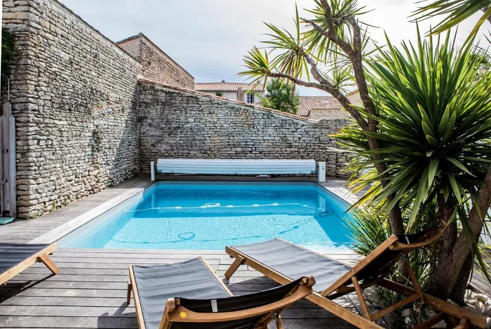 Casa de vacaciones para 9 personas, con vistas además de jardín y piscina - 1