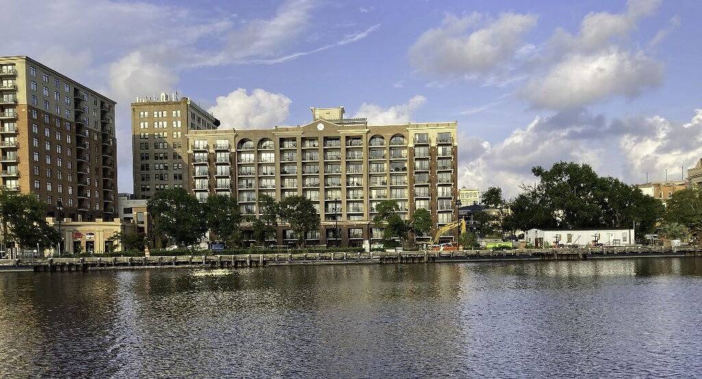 Ganze Wohnung, Water Street Retreat 12 in Wilmington, New Hanover County