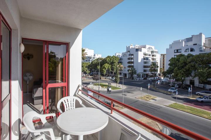 Appartamento intero, Appartamento "Sun and Sand" vicino alla spiaggia con balcone in Cavacos, Quarteira