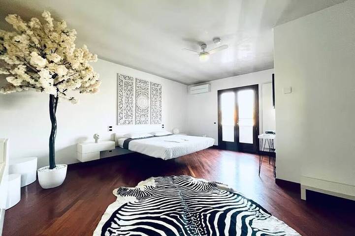 Maison Wow, villa avec piscine, salle de sport et salle de jeux in Romano d'Ezzelino, Province de Vicenza