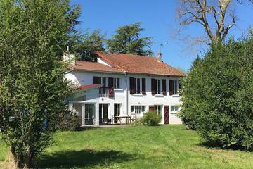 Gîte pour 6 personnes, avec balcon et jardin à Auffargis