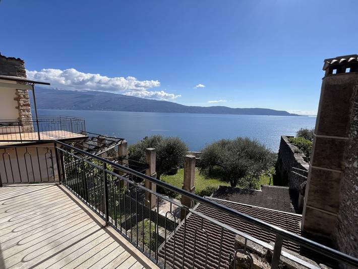La vista dal Borgo in Toscolano-Maderno, Gardasee-Berge