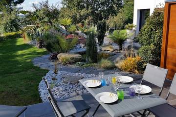 Gîte pour 4 personnes, avec terrasse et jardin à Carantec
