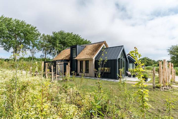 Vakantiewoning voor 4 personen, met Terras en Tuin in Westenschouwen