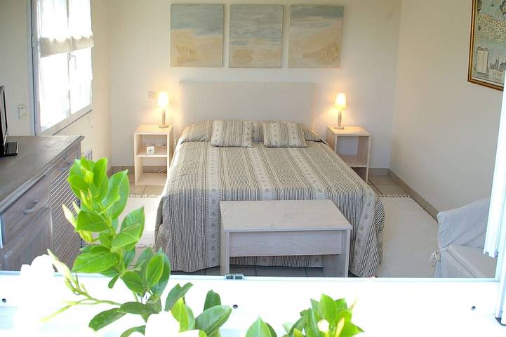 Location de vacances pour 3 personnes, avec terrasse et jardin à Saint-Médard-en-Jalles - 2