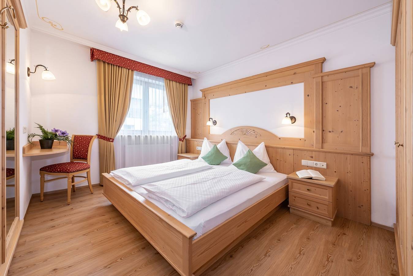 Ganze Wohnung, 'Residenz Diana Ferienwohnung 203' mit Bergblick, Balkon und Wlan in Terenten, Dolomiti Superski