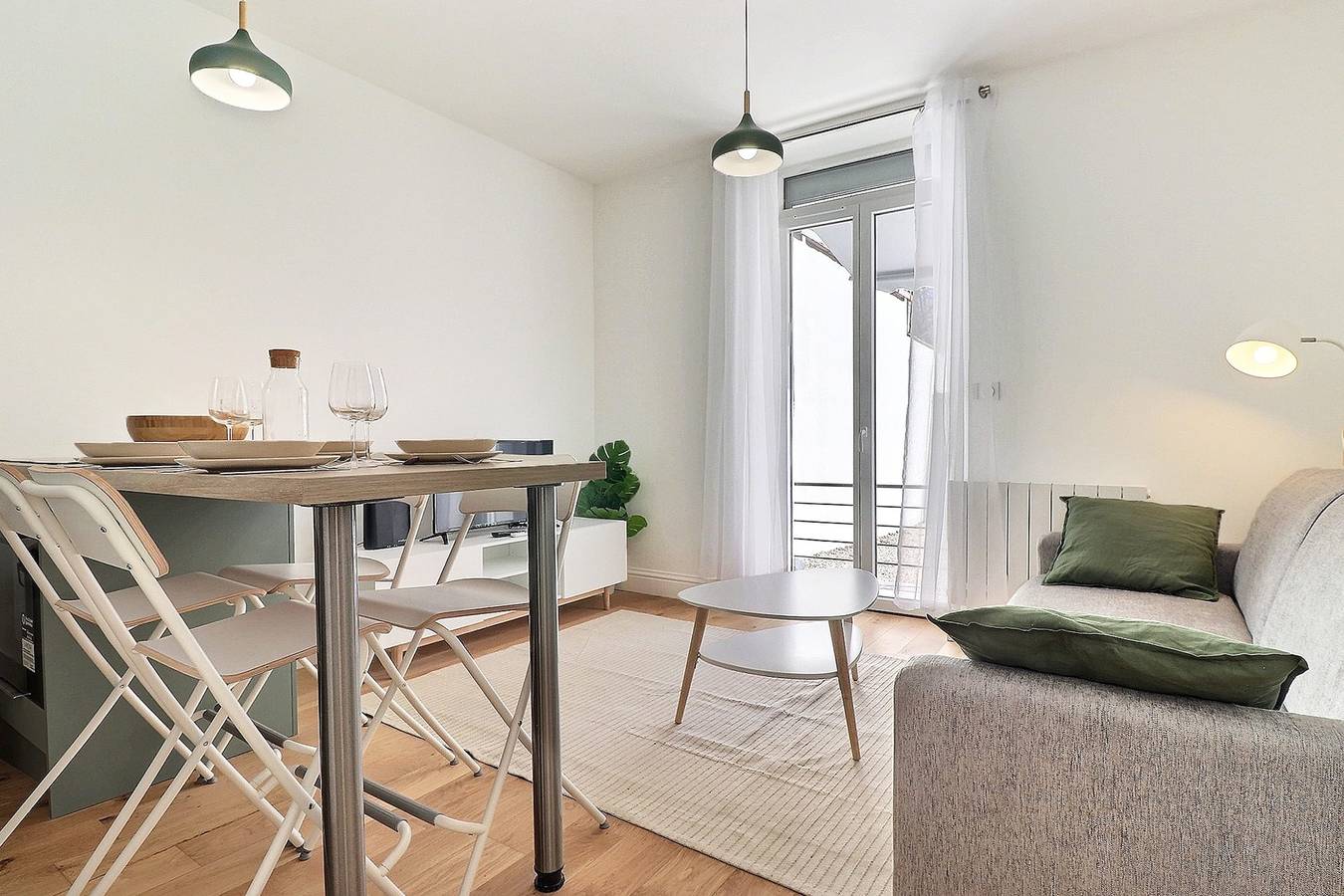 Apartamento entero, Beautiful renovated two-bedroom apartment - Villeurbanne in Villeurbanne, Ródano