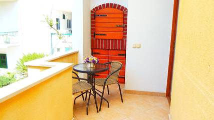 Ferienwohnung für 2 Personen, mit Balkon in Makarska