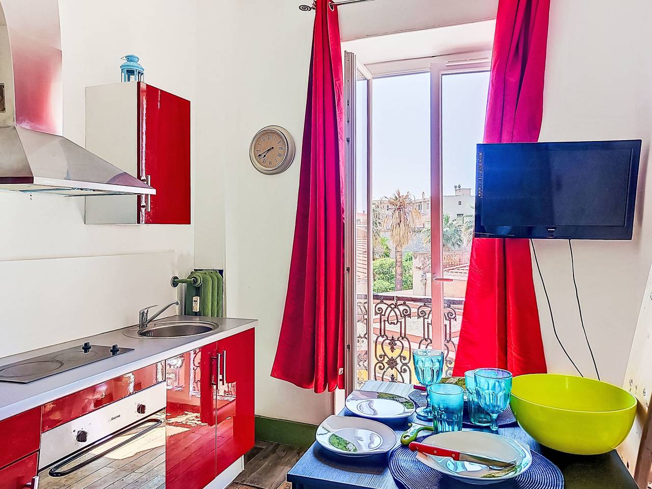 Appartement entier, Le Louvre in Menton, Côte méditerranéenne (France)