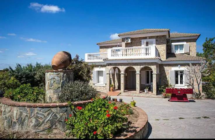 Casa rural para 11 personas, con vistas además de piscina y jardín en Torre de Miguel Sesmero