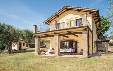 Gîte pour 10 personnes, avec terrasse et jardin à Collevecchio