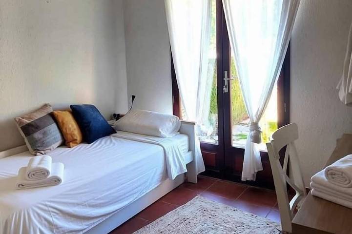 Location de vacances pour 7 personnes, avec Balcon ainsi que Jardin et Piscine à Sainte-Léocadie - 2