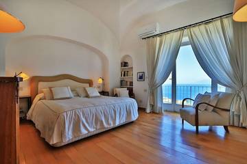 Villa for 7 Guests in Capri, Tyrrhenian Coast Campania, Picture 2