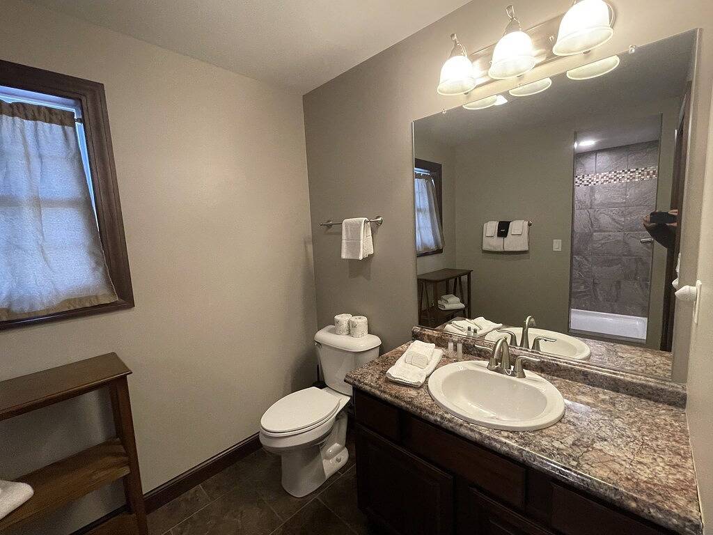 Cozy Cottage With Pool Table & Seasonal Pool in Holmes County