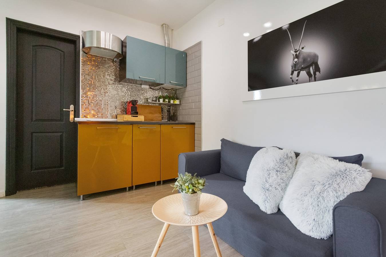 Entire apartment, Vacation Apartment 'Estudio Universidad En La Laguna' with Terrace, Shared Garden and Wi-Fi in MacKay (Canary Islands), San Cristóbal de La Laguna