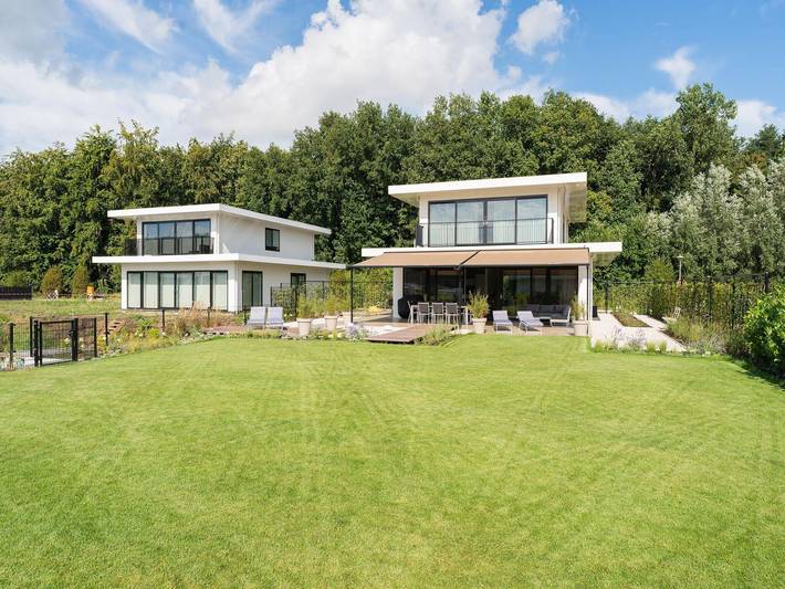 Ferienhaus für 8 Personen, mit Terrasse und Garten sowie Seeblick am Veluwemeer