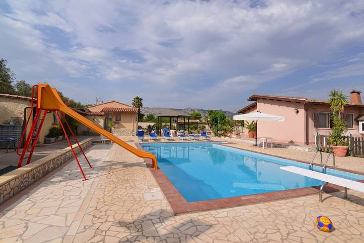 Villa Eureka in Solarino, Siracusa e dintorni
