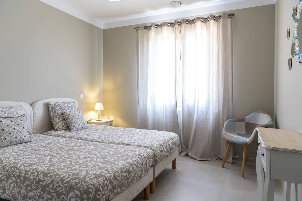 Country house*** with swimming pool, 2 minutes from shops. in Vaison-la-Romaine, Parc naturel régional du Mont-Ventoux