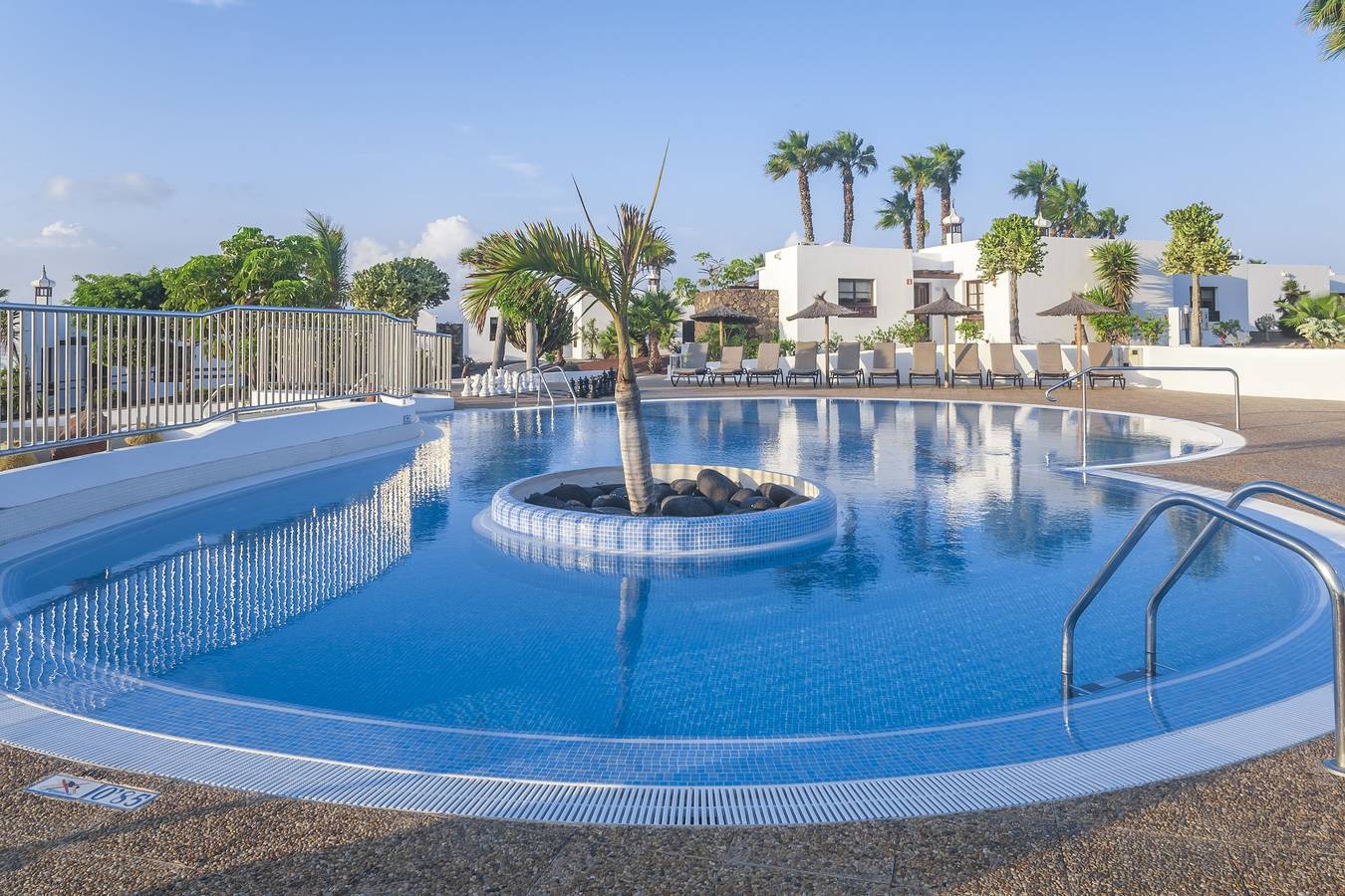 Ganze Wohnung, Ferienwohnung für 6 Personen mit Pool in Playa Blanca, Yaiza
