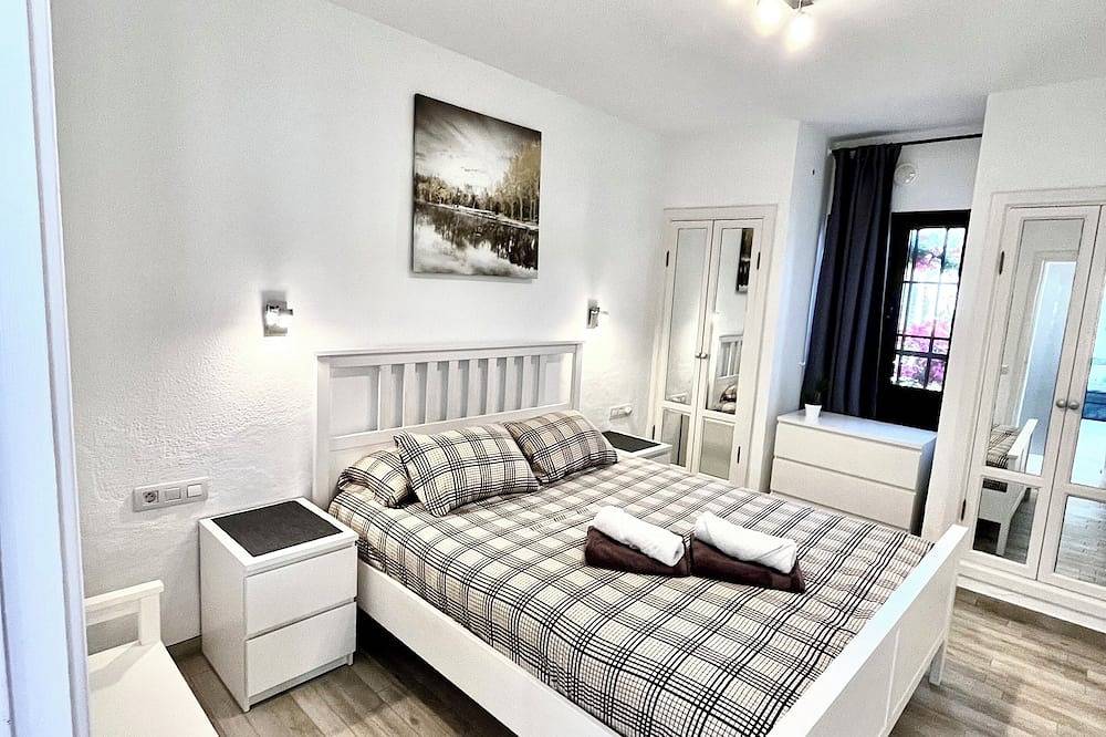 Modern-Luxury 2-bedroom bungalow with Wifi and Ac in Caleta de Fuste, Antigua