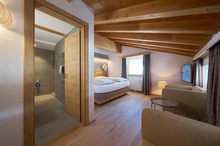 Appart’hôtel pour 2 personnes, avec Balcon et Terrasse ainsi que Jardin et Sauna à Samnaun