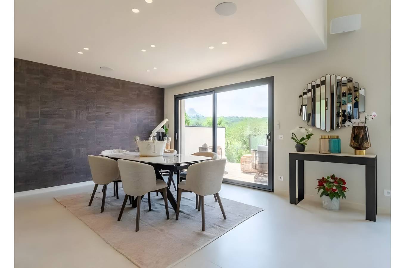 Villa 'Nahe Dorf und See' mit Seeblick, Wlan und Klimaanlage in Talloires-Montmin, Annecy und Umgebung