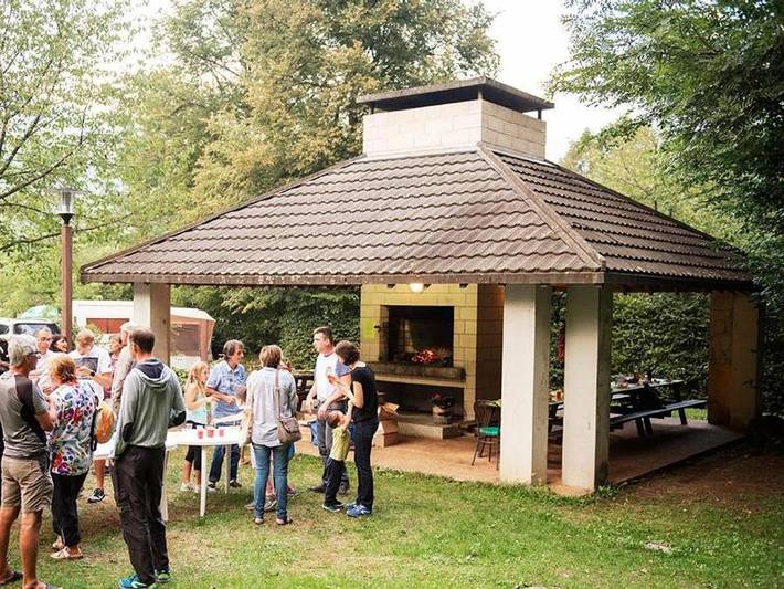 Camping Village de Chalets Le Pas de l’Ours - Chalet 6 personnes - C in Aston, Pyrénées
