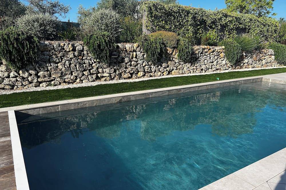 New Contemporary Villa Côte D'Azur Between Sea And Lake in Peymeinade, Mittelmeerküste (Frankreich)