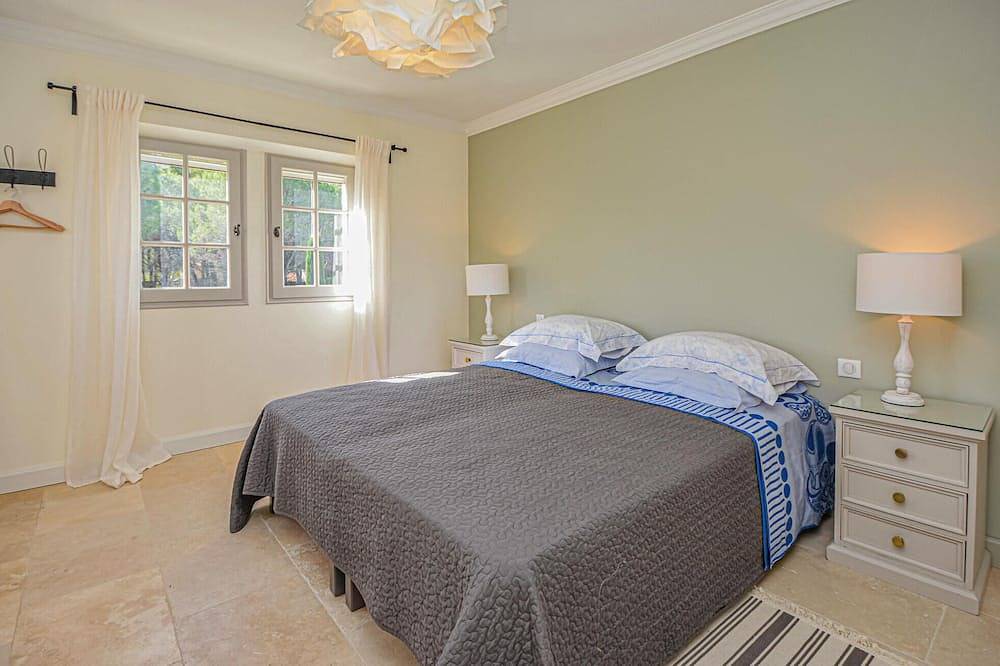 Stunning home in Saint-Rémy-de-Provence in Saint-Rémy-de-Provence, Arles region