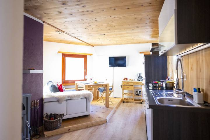 Ganze Wohnung, Chasa Patgific Wohnung: Gemütliches 3-Zimmer-Ferienhaus mit Komfort in Ramosch in Ramosch, Valsot
