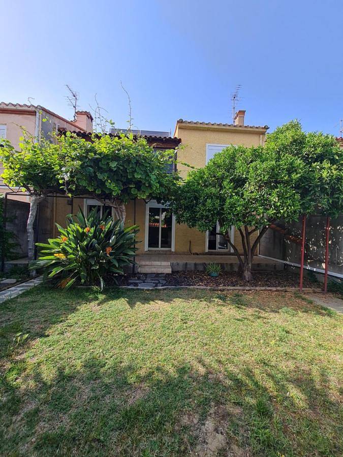 Four-Bedroom House in Rivesaltes, Côte méditerranéenne (France)