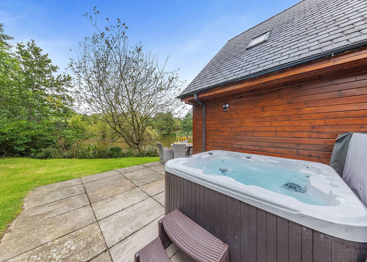 Menai Lodge in Isle of Anglesey
