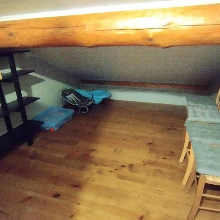 Gîte pour 6 personnes, avec vue ainsi que vue sur le lac et terrasse à Lyaud - 4