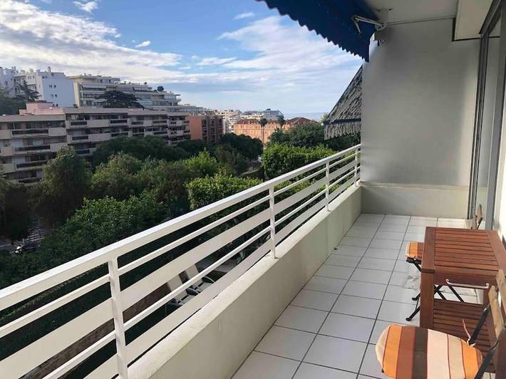 Gîte pour 6 personnes, avec Balcon ainsi que Terrasse et Vue dans Chateau Et Parc Vallombrosa Cannes