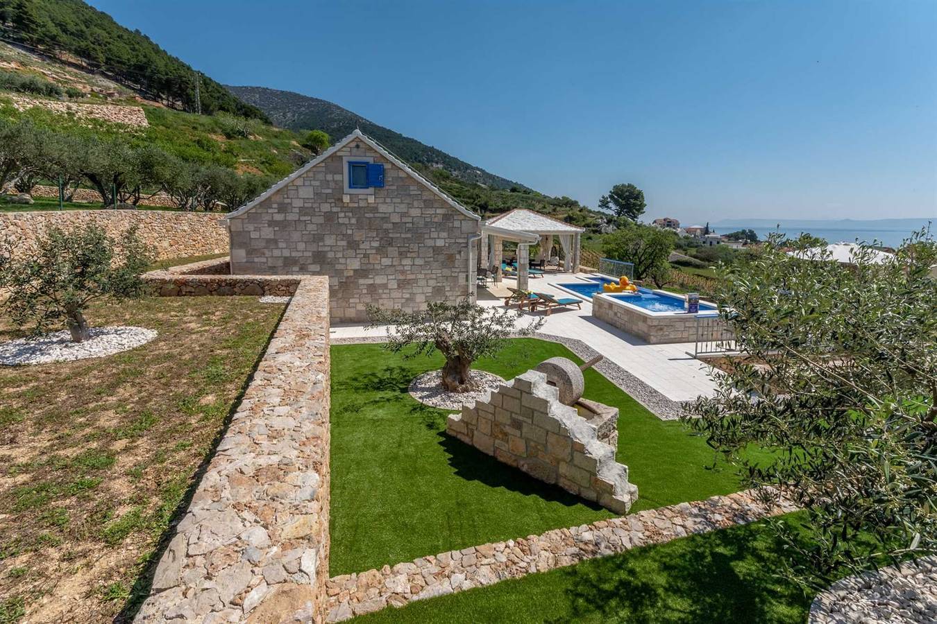 Deluxe Villa Purple Rain with Swimming Pool in Bol Insel Brac, Bol