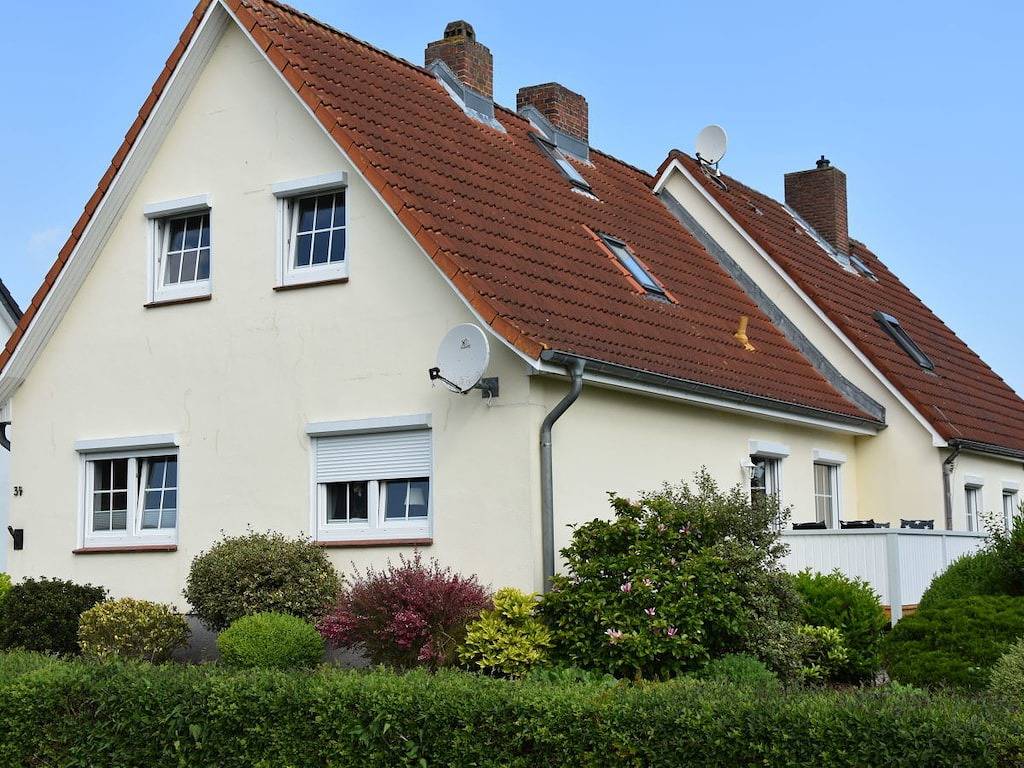 Ferienhaus in Grube mit Schwimmbecken in Grube, Ostholstein