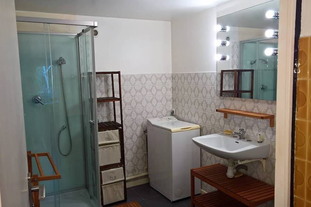 Encantadora T1 de 30 m² en la planta baja de la villa. in Tolón, Region de Toulon