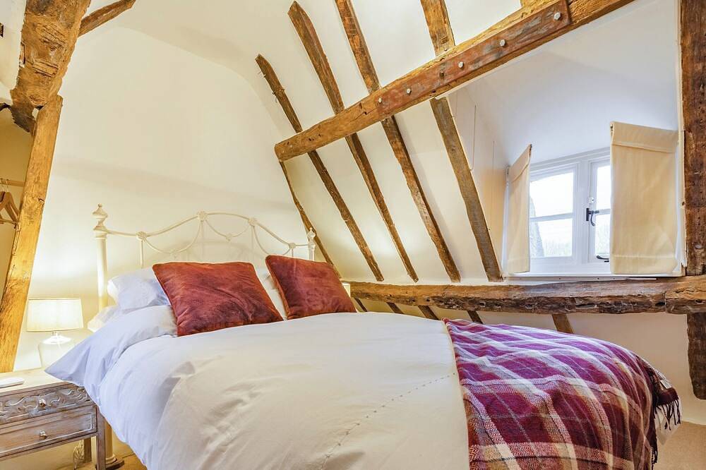 2 bedroom accommodation in Berrick Salome, near Wallingford in North Wessex Downs