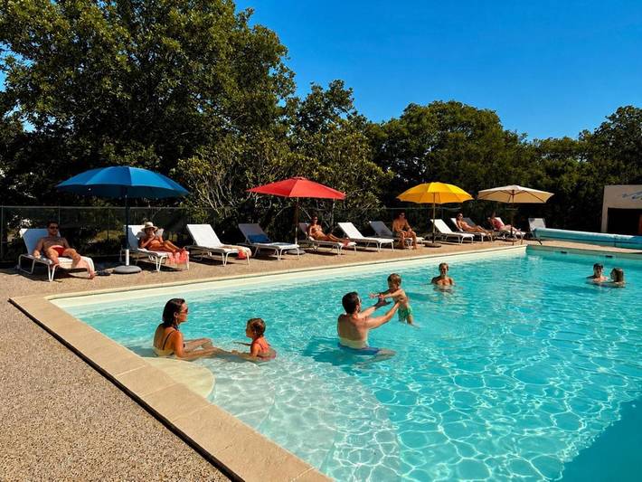 Hôtel pour 4 personnes, avec Terrasse ainsi que Jardin et Piscine à Lavilledieu
