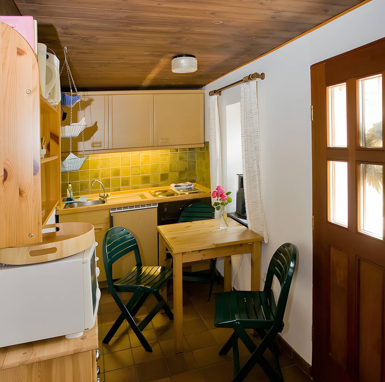 Ganze Wohnung, Apartment 'Fewo Appelhof Ingrid Marie' mit privater Terrasse, Garten & Wlan in Pellworm, Nordseeküste