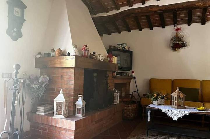 Antica casa di campagna  in stile toscano con panorama sui Monti Pisani in Calci, Pisa e dintorni